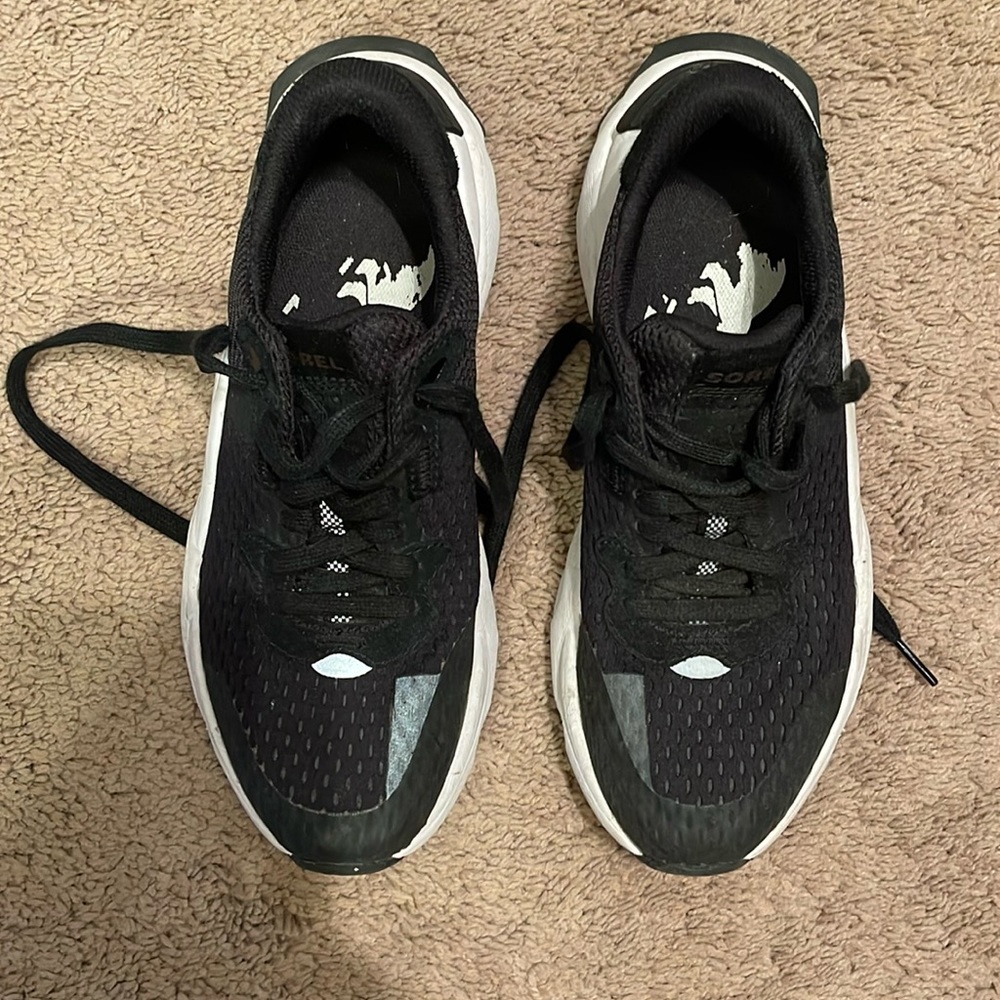 Women’s Kinetic Float Sneakers
